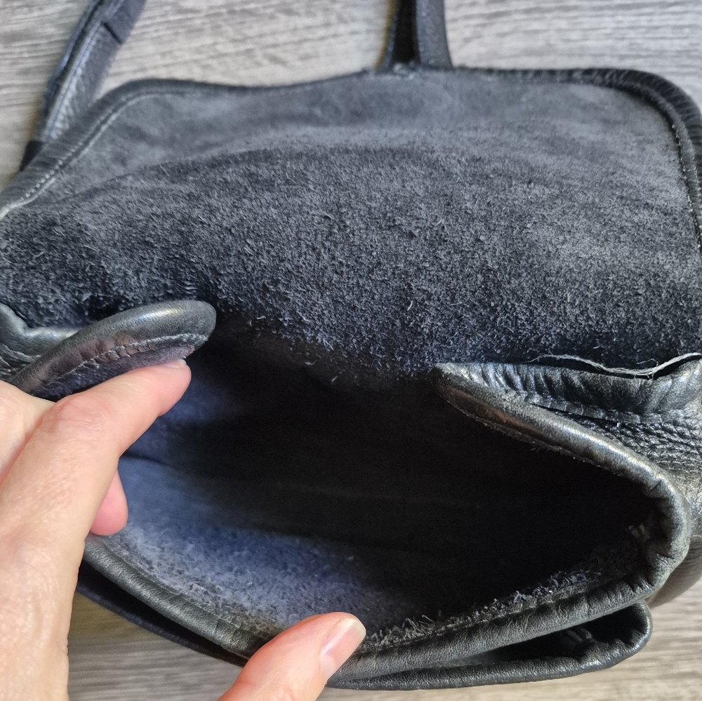 Roots Black Pebbled Leather Saddle Bag Shoulder Crossbody Bag. Vintage 80s - Picture 8 of 13